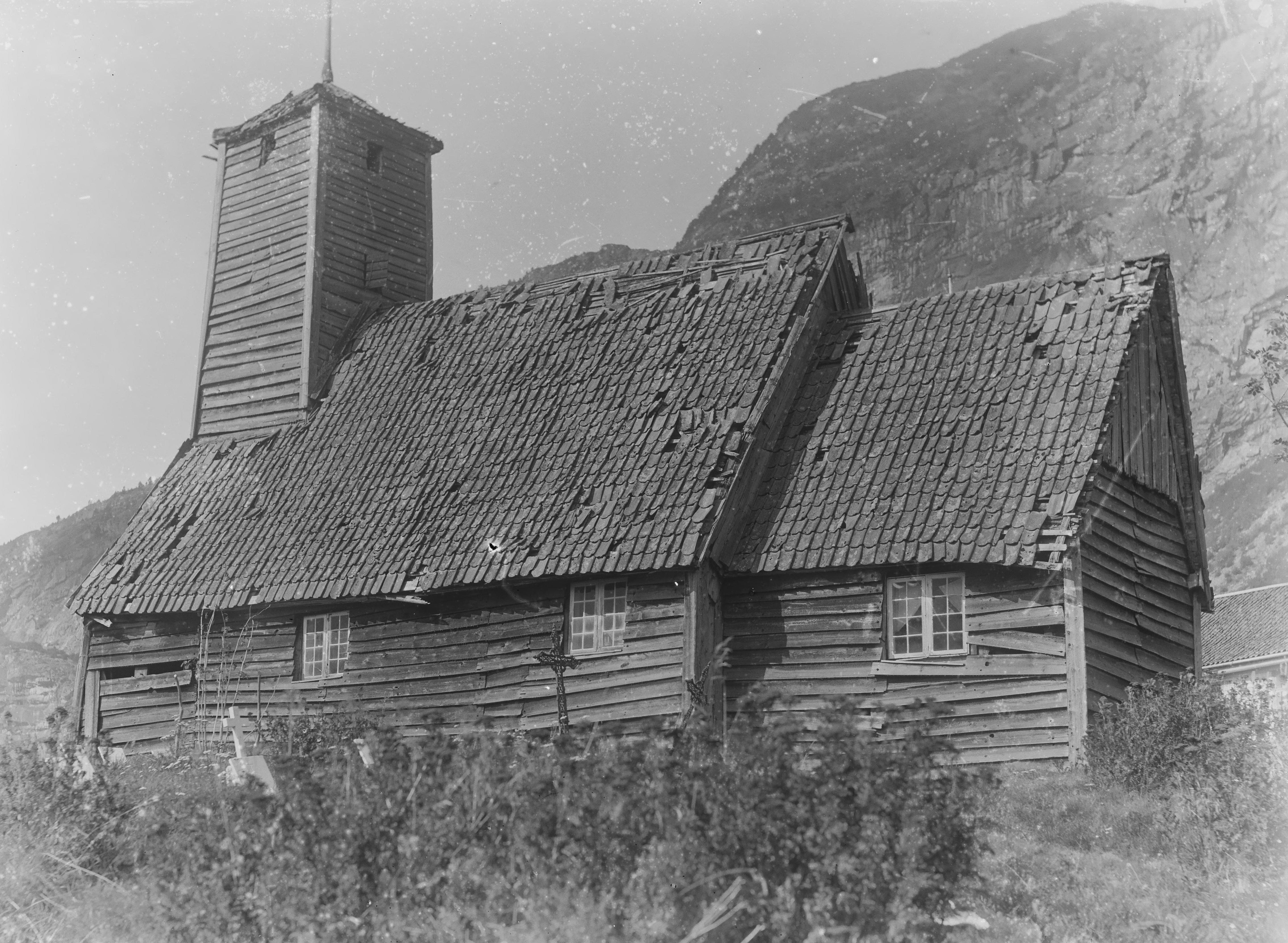 Gaupne Gamle Kirkes Kirkegård