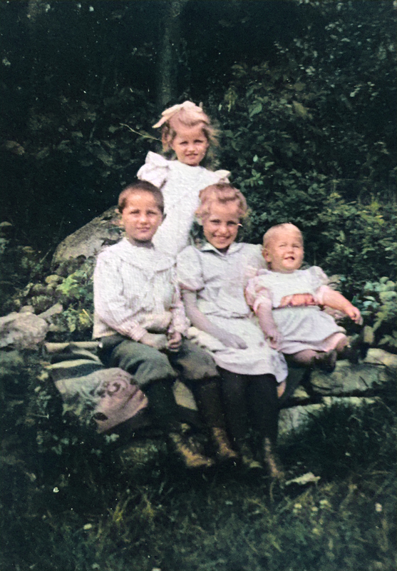 Aslaug with her siblings the summer of 1907